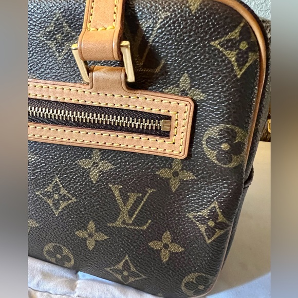 🔥PRICE REDUCED🔥 ✅PRICE FIRM✅AUTHENTIC Louis Vuitton Monogram Cite MM Bag - Picture 8 of 17